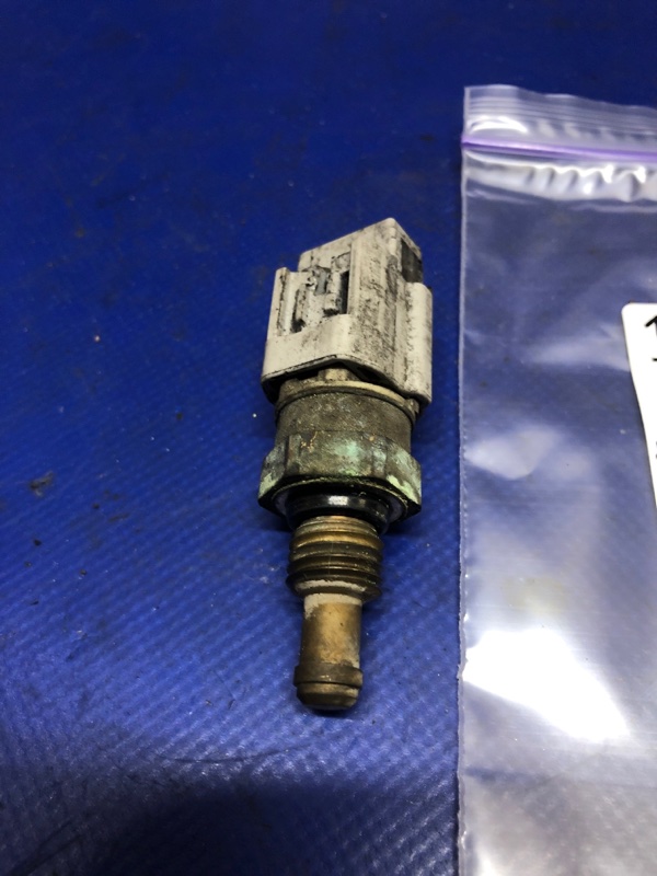 Датчик температуры охлаждающей жидкости 3 BL 09-13 2010 Седан 2.0 LF-DE