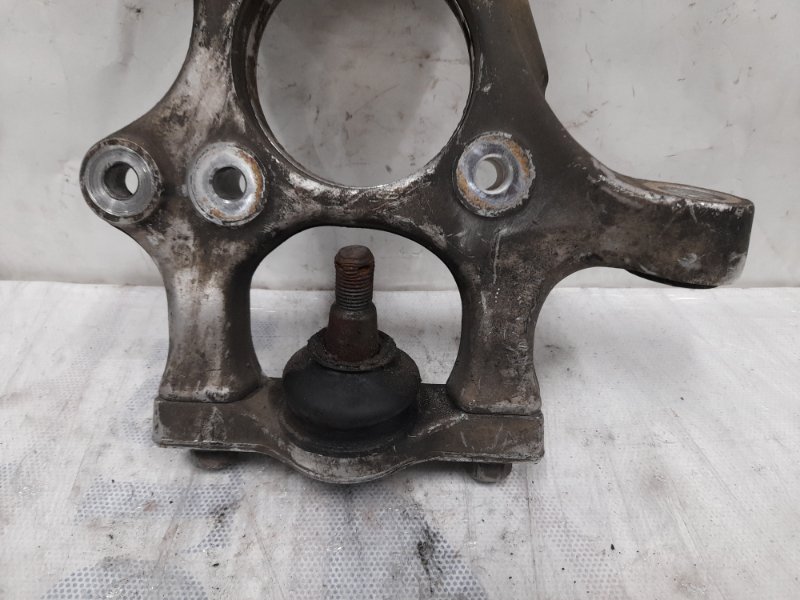 Кулак поворотный передний левый LEXUS GS350 GS300 05-11 Седан 3.5