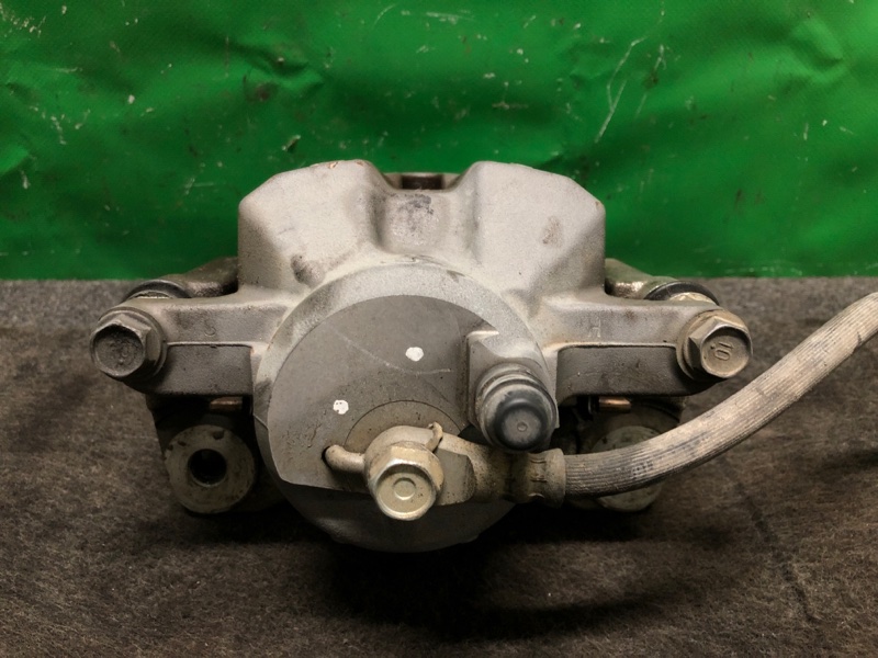 Суппорт тормозной передний правый TOYOTA PRIUS - 30 09-17 ZVW30 1.8 2ZRFXE