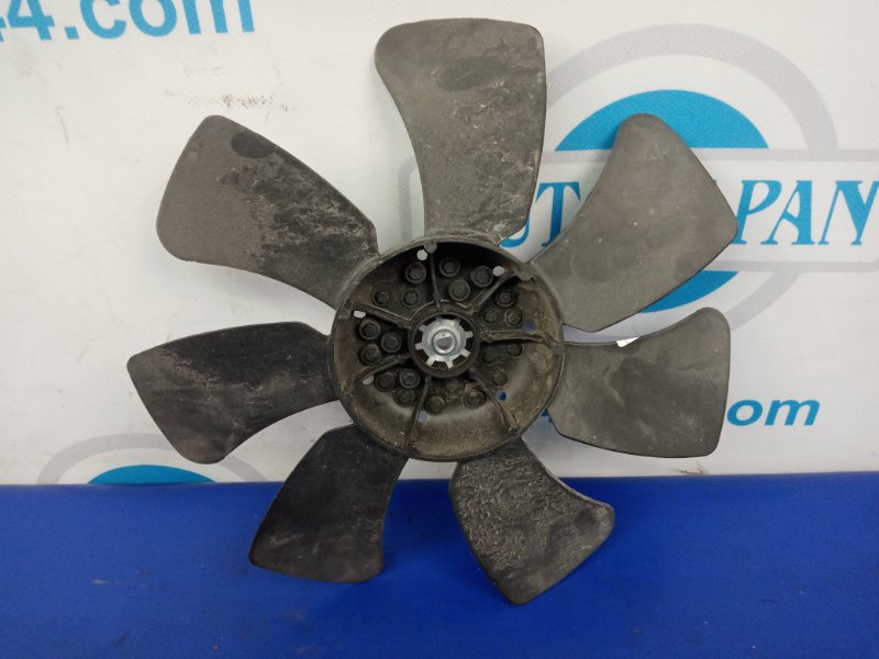 Крыльчатка вентилятора основного радиатора левая 6 GG 02-07 2008 Седан 2.3