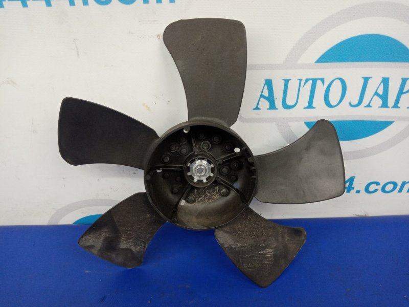 Крыльчатка вентилятора основного радиатора правая 6 GG 02-07 2008 Седан 2.3