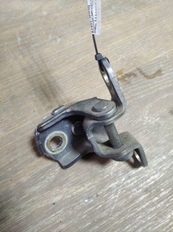 Петля двери верхняя задняя левая NISSAN ALMERA 03-09 N16 1.5