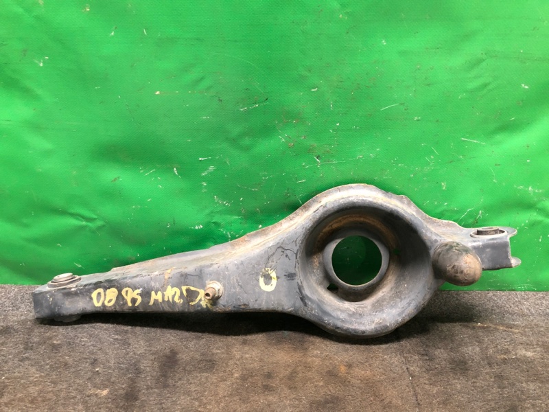 Рычаг задней подвески поперечный нижний задний левый MAZDA 3 BL 09-13 2009 Седан 2.0 BBM2-28-300B Б/У