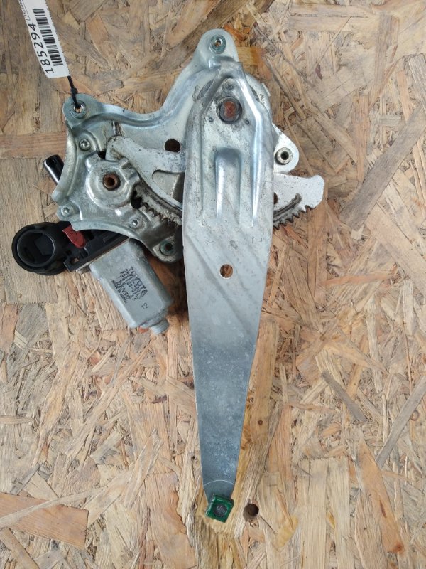 Стеклоподъемник задний правый TOYOTA HIGHLANDER 01-07 MCU25 3.0 1MZFE