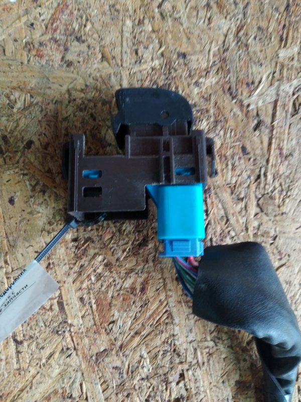 Кнопка стеклоподъемника задняя правая HIGHLANDER 01-07 2003 MCU25 3.0 1MZFE