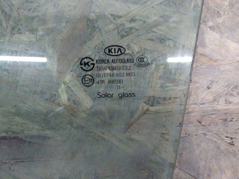 Стекло двери переднее левое SOUL AM 08-13 2012 Хетчбек 2.0