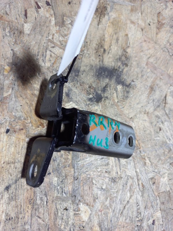 Петля двери нижняя задняя правая MITSUBISHI LANCER X 10 07-15 2010 Хетчбек 2.4 4B12 5702A005 Б/У