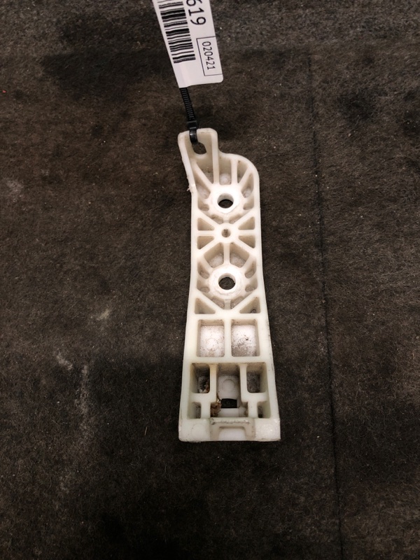 Кронштейн крепления фары передний левый MITSUBISHI OUTLANDER XL 05-13 2007 Внедорожник 3.0 6400A348 Б/У