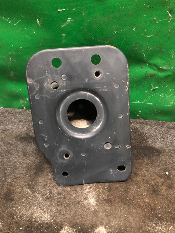 Кронштейн усилителя заднего бампера задний правый INFINITI FX S50 03-08 Внедорожник 3.5