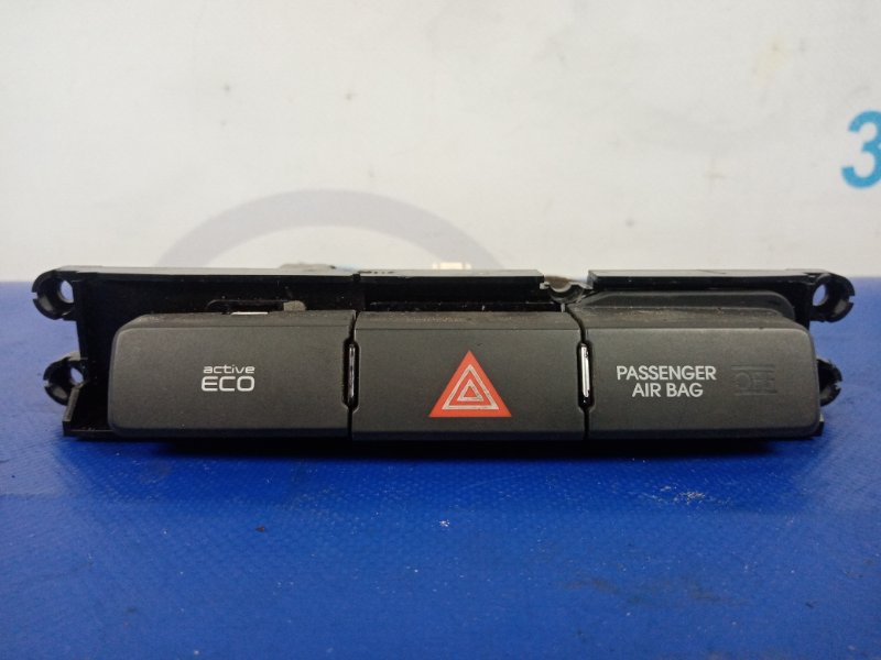 Кнопка аварийной сигнализации KIA SOUL AM 08-13 93790-2K500WK Б/У