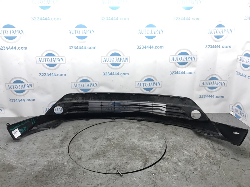 Накладка бампера передняя HIGHLANDER 13-19