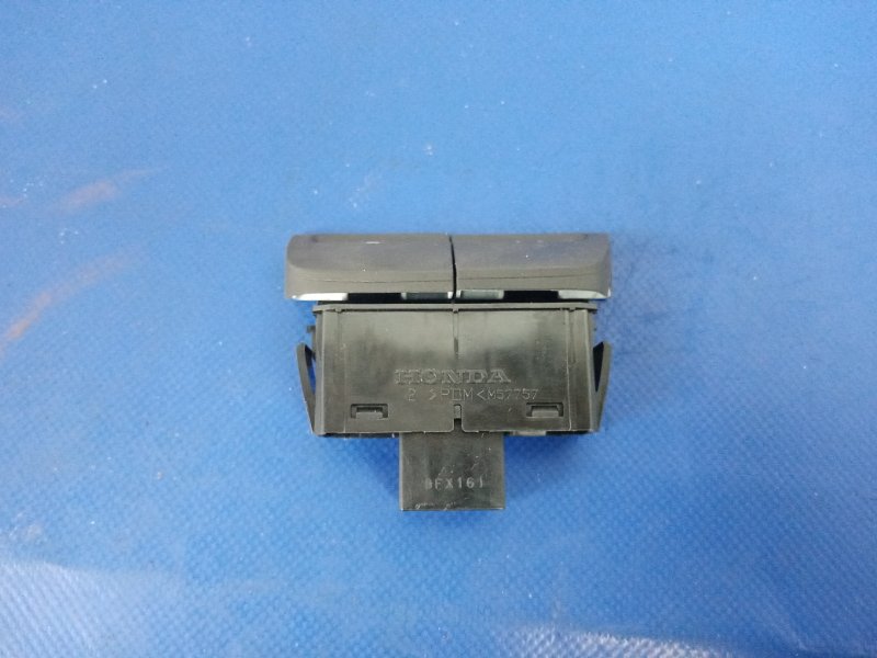 Кнопка открывания багажника внутренняя TLX 14-17 2016 Седан 3.5 Кнопка открывания багажника внутренняя TLX 14-17 2016 Седан 3.5