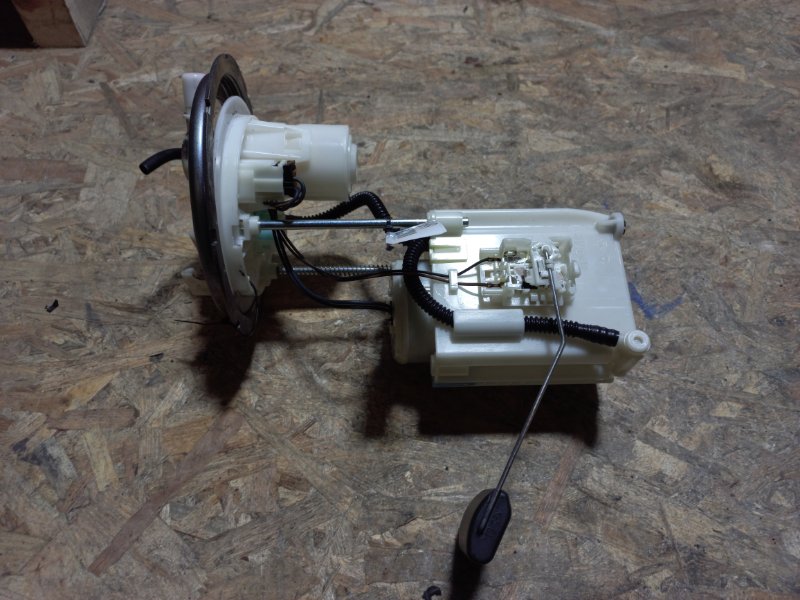 Топливный насос KIA SOUL AM 08-13 2012 Хетчбек 2.0 31110-2K600 Б/У