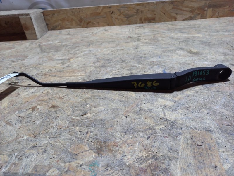 Поводок стеклоочистителя передний левый KIA SOUL AM 08-13 2012 Хетчбек 2.0 98310-2K000 Б/У