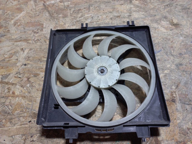 Диффузор вентилятора основного радиатора правый SUBARU FORESTER 12-19 2015 Внедорожник 2.5 FB25B 73310SG000 Б/У