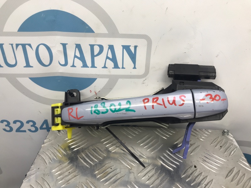 Запчасть ручка двери наружная задняя левая TOYOTA PRIUS - 30 09-17 Хэтчбек 69211-74020-B0 Б/У Ручка двери наружная задняя левая TOYOTA PRIUS - 30 09-17 Хэтчбек 69211-74020-B0 Б/У