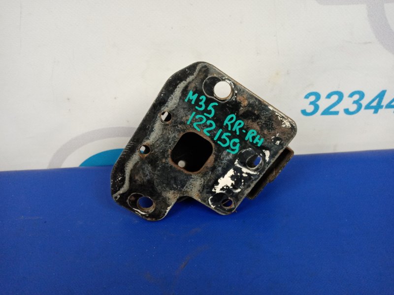Кронштейн усилителя заднего бампера задний правый INFINITI M35/M45 04-10 85210-EH100 Б/У