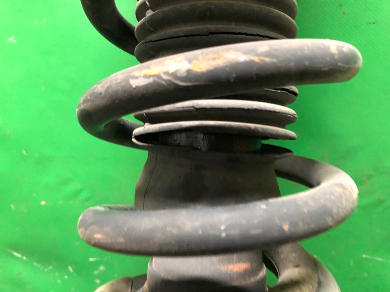 Амортизатор передний левый G25/G35/G37/Q40 06-14 2007 Седан 3.5 VQ35HR