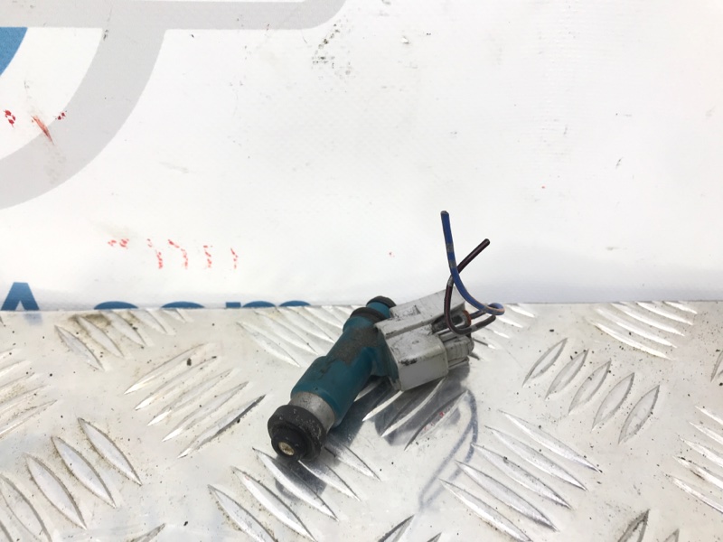 Форсунка топливная SUZUKI SX4 06-13 15710-65J00 Б/У