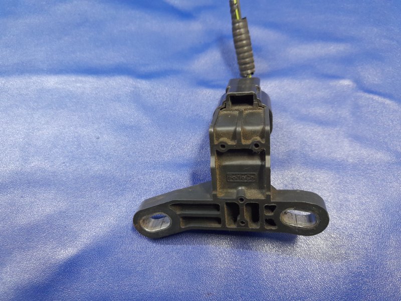 Датчик положения коленвала MAZDA CX-7 06-12 2.3