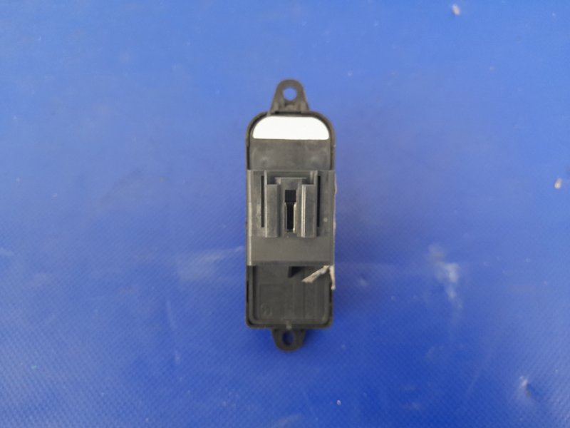 Кнопка стеклоподъемника задняя CX-9 06-16 Кнопка стеклоподъемника задняя CX-9 06-16