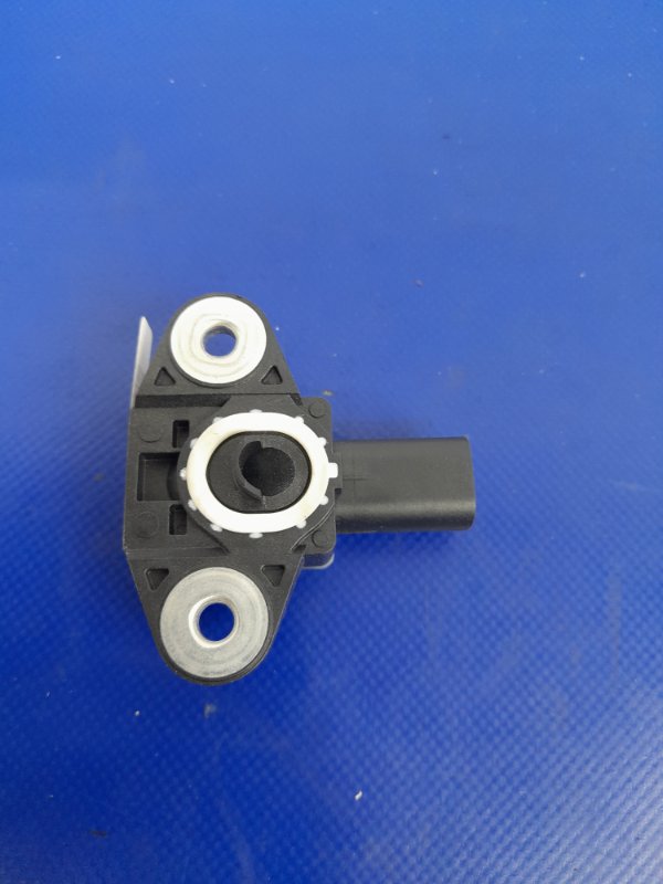 Датчик удара передний HYUNDAI SONATA YF 10-14