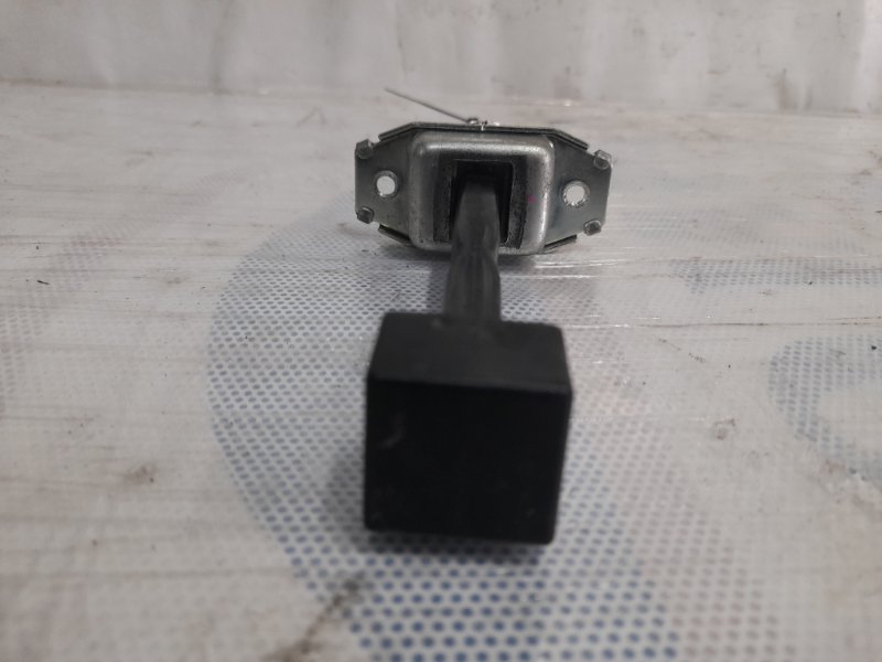 Ограничитель двери задний правый MITSUBISHI LANCER X 10 07-15 Седан 2.0 4B11