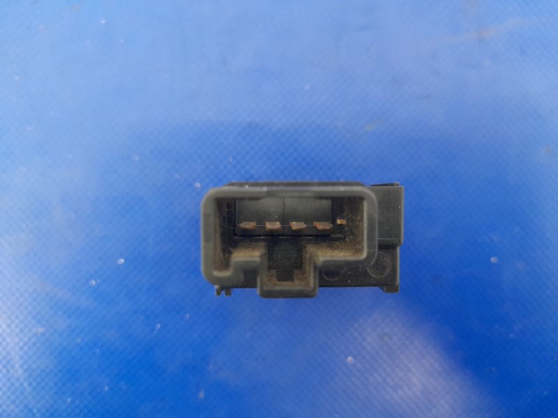 Кнопка открывания бензобака LEXUS RX300/330/350/400 03-09