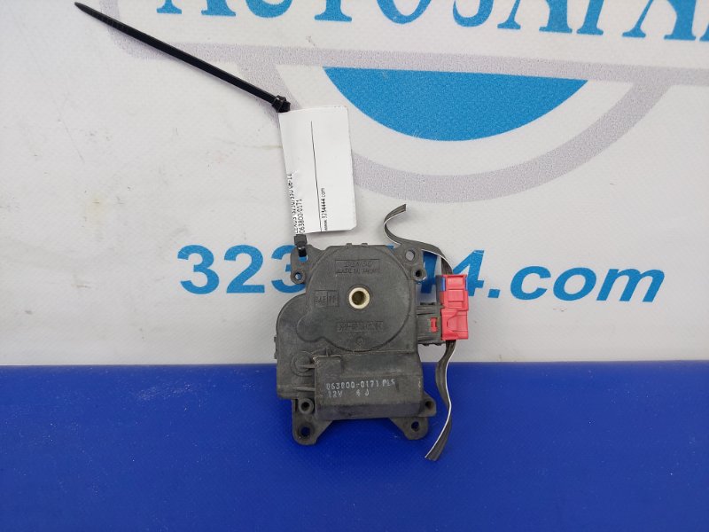 Моторчик заслонки печки LEXUS IS250/350 05-13 87106-30440 Б/У