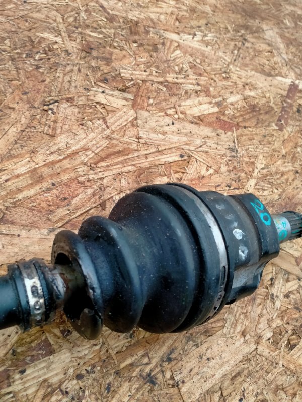 Привод передний правый TOYOTA AVENSIS 03-08