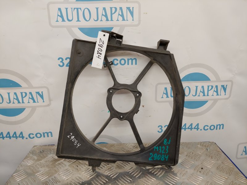 Диффузор вентилятора основного радиатора MAZDA 323 BJ 98-2003 ZM05-15-210A Б/У