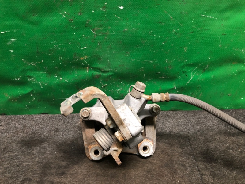 Суппорт тормозной задний правый SUZUKI KIZASHI 09-14 Седан 2.4