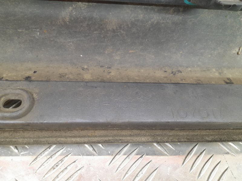 Накладка порога наружная правая GS350 GS300 05-11 2007 Седан 3.5