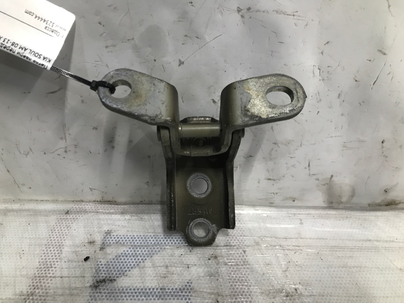 Петля двери нижняя передняя левая SOUL AM 08-13 2012 Хетчбек 2.0 Петля двери нижняя передняя левая SOUL AM 08-13 2012 Хетчбек 2.0