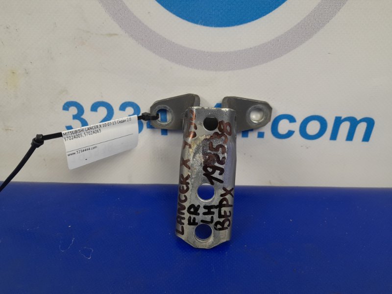 Петля двери верхняя передняя левая MITSUBISHI LANCER X 10 07-15 2010 Седан 2.0 4B11 5702A005 Б/У