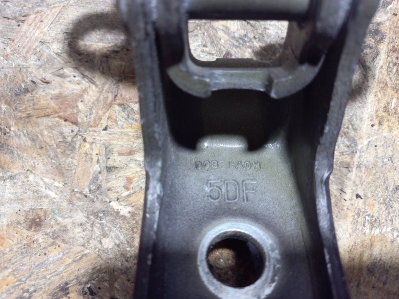 Петля двери нижняя передняя левая PILOT 08-15 2010 Внедорожник 3.5