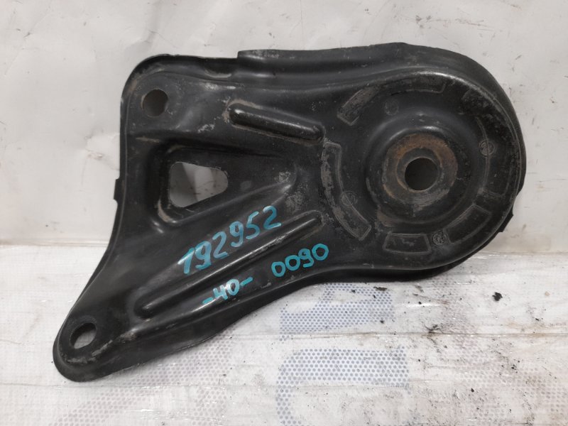 Крепление балки подвески заднее правое TOYOTA CAMRY 40 06-11 2008 ACV40 2.4 2AZFE 51023-07010 Б/У