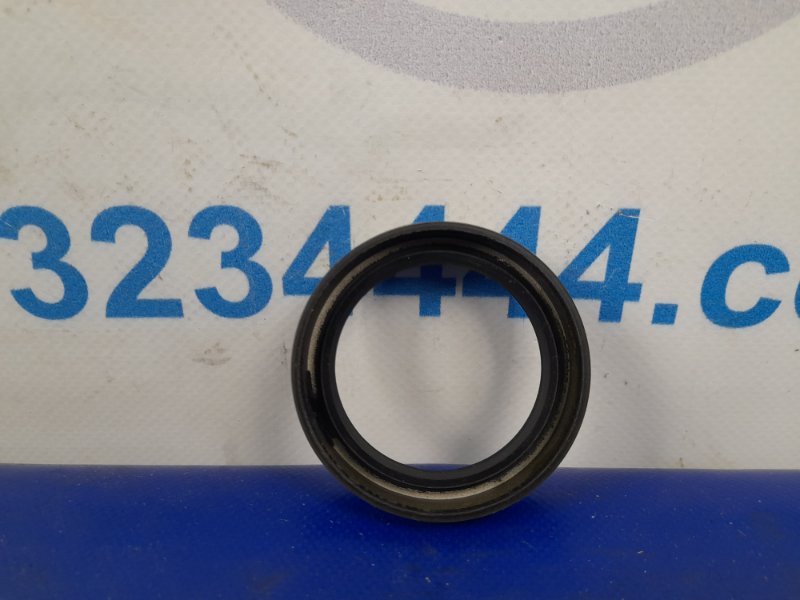 Сальник ступицы MITSUBISHI GALANT 87-93 MB109057 новая