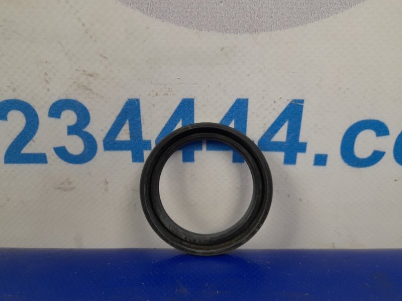 Сальник полуоси MAZDA 626 GC 83-87 G001-25-742A новая