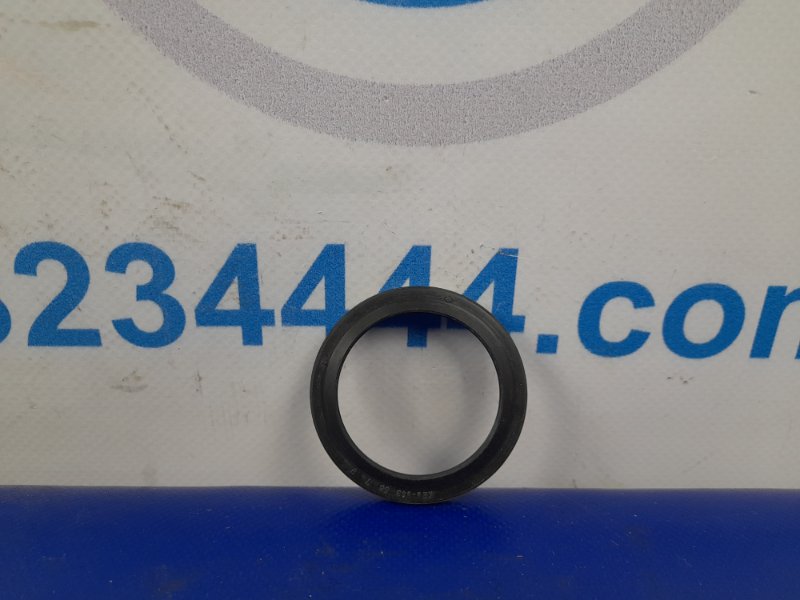 Сальник полуоси MAZDA 626 GC 83-87 G001-25-742A новая