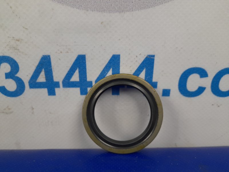 Сальник ступицы задний MAZDA 323 BF 85-89 B001-26-154B новая