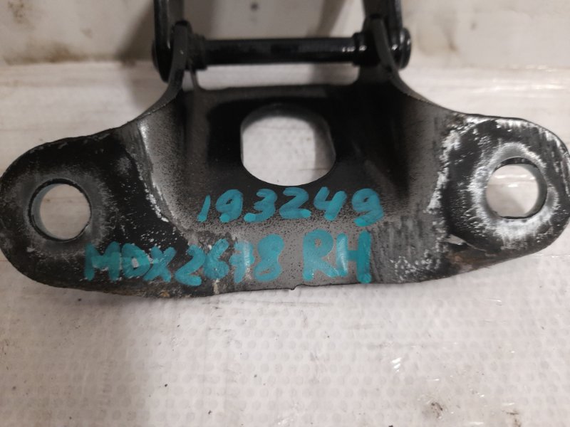 Петля крышки багажника правая MDX (YD2) 06-13 2010 YD2 3.7 J37A1