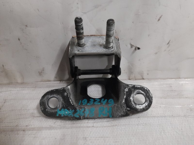 Петля крышки багажника правая ACURA MDX (YD2) 06-13 YD2 3.7 J37A1