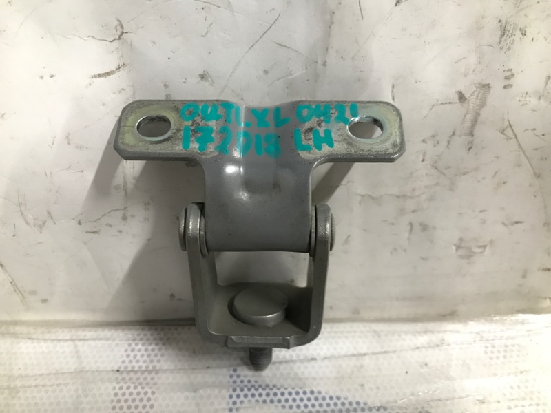 Петля крышки багажника левая MITSUBISHI OUTLANDER XL 05-13 2006 Внедорожник 3.0 MR556091 Б/У