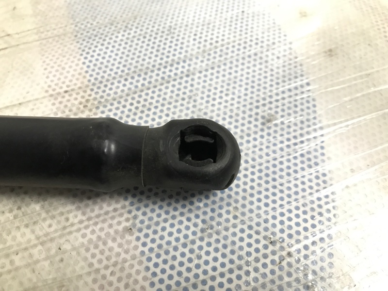 Амортизатор крышки багажника задний правый MITSUBISHI OUTLANDER XL 05-13 Внедорожник 3.0