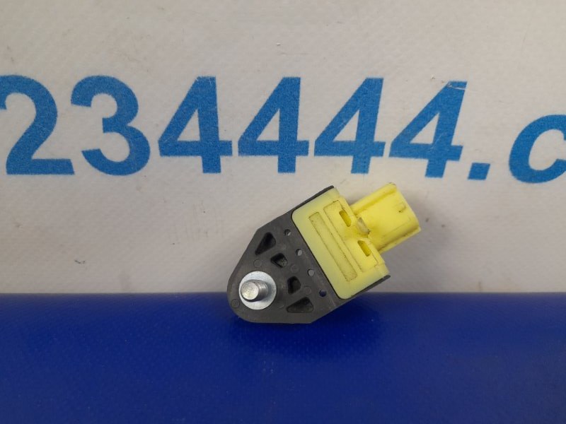 Датчик удара передний левый FORESTER 12-19