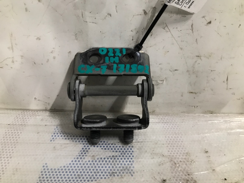 Запчасть петля крышки багажника левая MAZDA CX-7 06-12 2010 Внедорожник 2.5 L206-62-210A Б/У Петля крышки багажника левая MAZDA CX-7 06-12 2010 Внедорожник 2.5 L206-62-210A Б/У