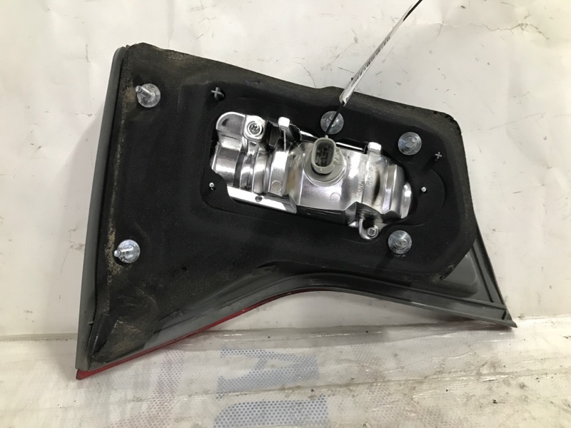 Фонарь внутренний задний правый MDX (YD2) 06-13 2007 YD2 3.7 Фонарь внутренний задний правый MDX (YD2) 06-13 2007 YD2 3.7