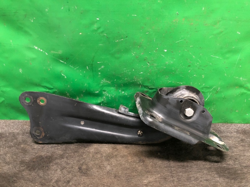 Рычаг задней подвески продольный задний правый VOLKSWAGEN PASSAT B7 11-15 2014 A32 1.8 CPKA 1K0 505 226 H Б/У