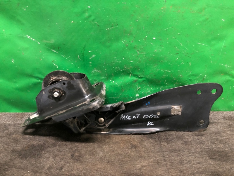 Рычаг задней подвески продольный задний правый PASSAT B7 11-15 2014 A32 1.8 CPKA